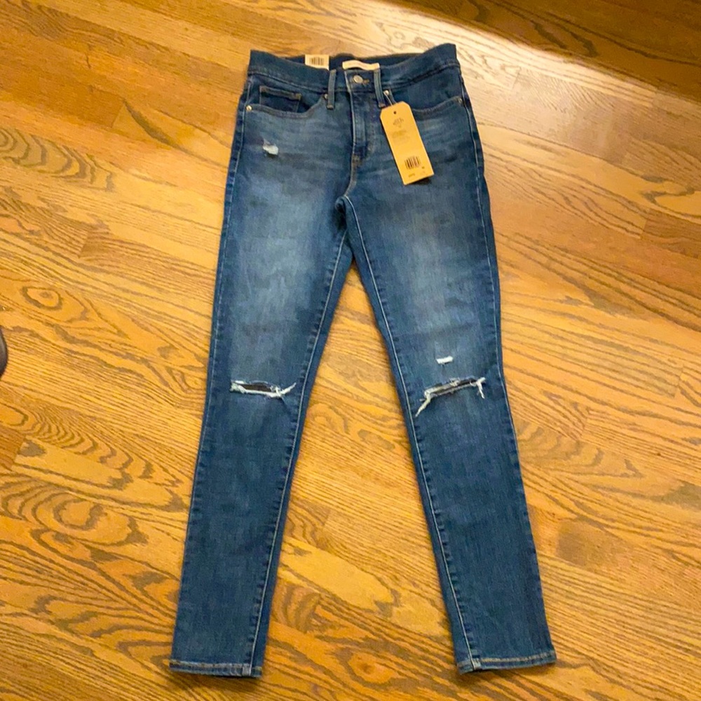Levi’s - 311 Shaping Skinny